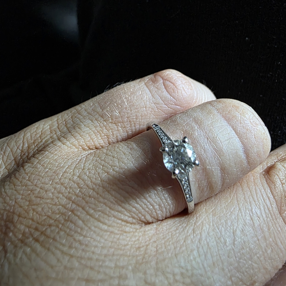 Elegant Silver Ring with Clear Gemstone